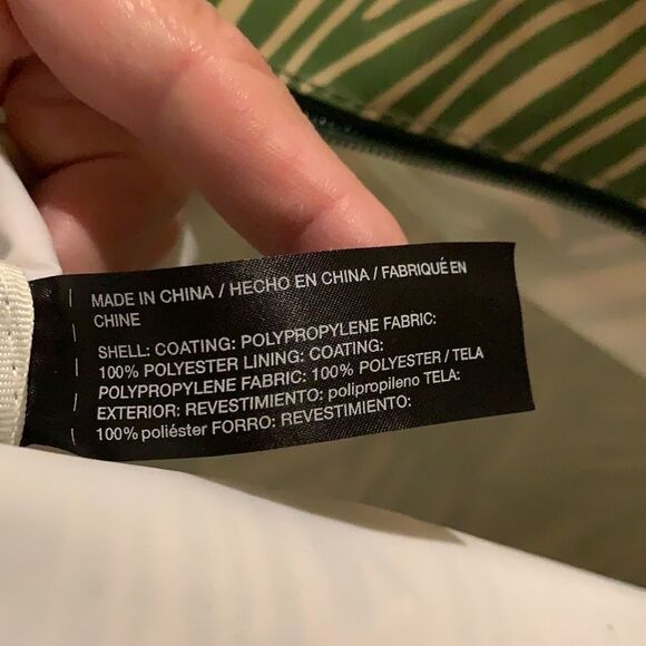 Palm tote with matching pouch. - Picture 11 of 11